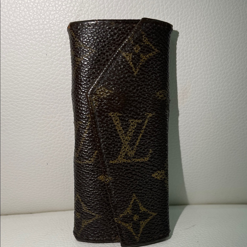 Authentic Louis Vuitton Monogram Key Case